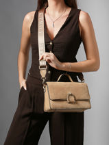 Sac Bandouli�re M Altesse Suede Etrier Beige altesse suede EASU048M-vue-porte